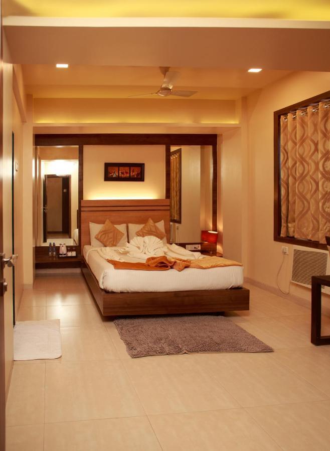Vegas Residency Otel Kalyān Dış mekan fotoğraf